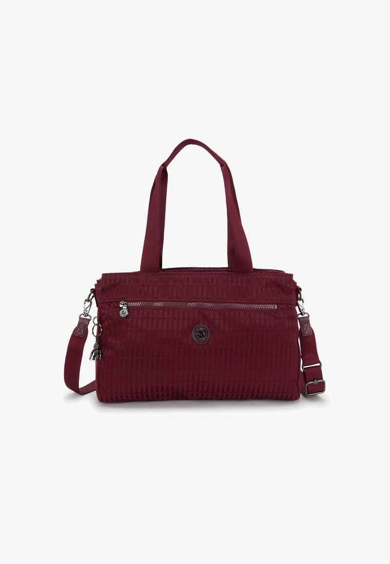 Burgunderfarbene Tragetasche mit strukturierten Oberflächen, doppelten Obergriffen, verstellbarem Schultergurt und einer vorderen Reißverschlusstasche. Mit Markenlogo-Detail.