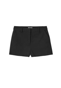 Shorts noirs en tissu lisse, avec une taille plate, deux poches latérales et des passants de ceinture avec une finition lisse.