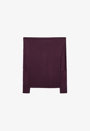 Długi rękaw bluzki w głębokim fioletowym kolorze z gładkiego materiału; posiada boczne akcenty i luźny krój z szerokim dekoltem.