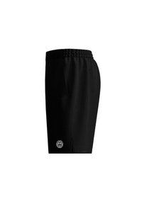 Schwarze Sportshorts mit elastischem Bund, seitlichen Taschen und einem Logo am unteren Bein. Hergestellt aus leichtem, atmungsaktivem Stoff.