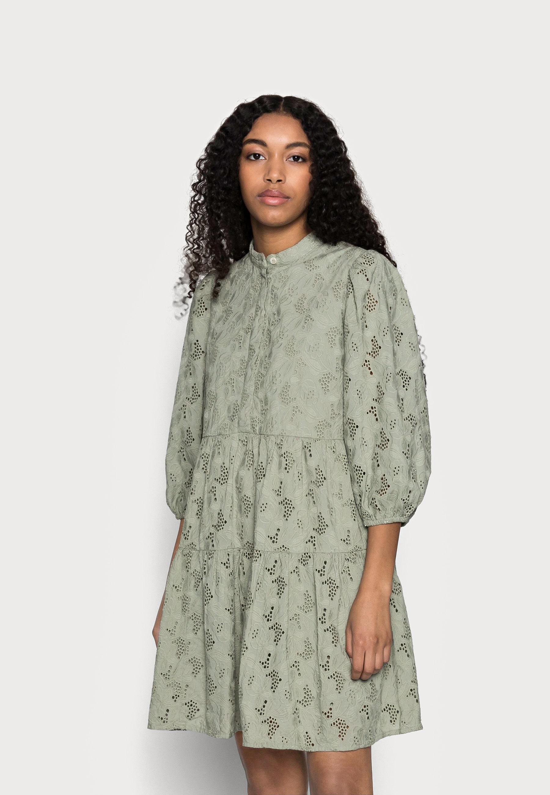 Yas Petite Yasnadine Dress Freizeitkleid Shadow Mint Zalando De 