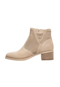 Bottines beige à finition en cuir lisse, dotées de panneaux latéraux en maille, d'un petit talon bloc et d'une semelle texturée pour une meilleure adhérence.