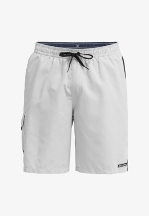 Shorts de bain pour hommes, gris clair, en tissu à séchage rapide. Dotés d'une taille ajustable avec cordon, d'une poche cargo latérale et d'accents noirs.