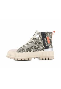 Sneakers alte marroni e beige con un design a stampa leopardata, suola in gomma, chiusura con lacci e zip laterale, con un'etichetta sulla caviglia.