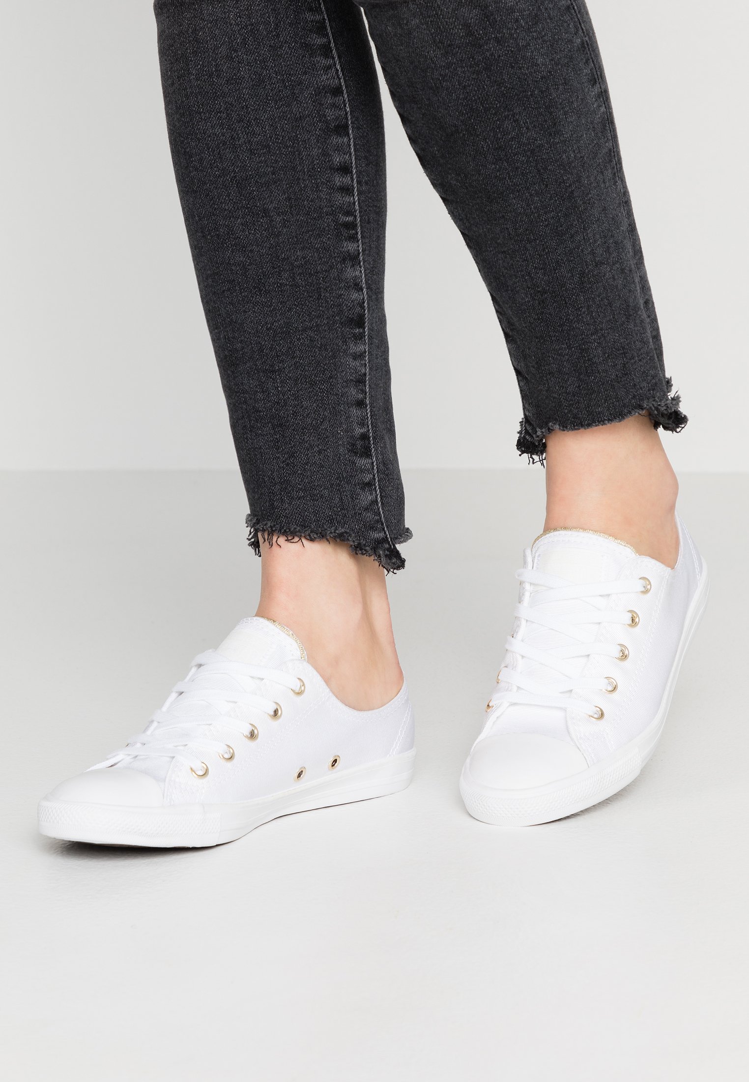 chaussures blanches converse dainty