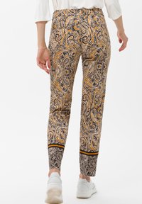 BRAX Kalhoty - beige