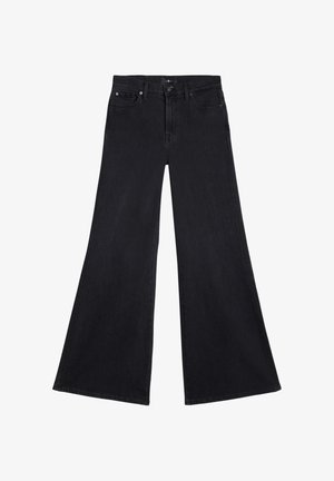 Czarne dżinsy o szerokich nogawkach i wysokim stanie, z klasycznym wzorem pięciu kieszeni oraz zapięciem na guziki. Teksturowany materiał, minimalne detale.