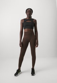 Puma SHAPELUXE SEAMLESS - Tajice - espresso brown