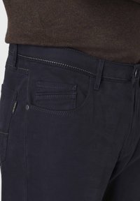 Redpoint MILTON REGULAR FIT HIGH-STRETCH 5-POCKET - Trousers - navy