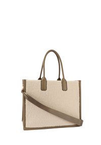 Beżowa torba tote z faux shearling z oliwkowozielonymi skórzanymi akcentami, dwoma górnymi uchwytami i odpinanym paskiem na ramię. Charakteryzuje się strukturalnym designem.