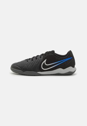 Umbro Speciali Pro 98 IC - Nero/Bianco/Royal - Scarpe Uomo - Campi Umbro Speciali Pro 98 IC - Nero/Bianco/Royal - Scarpe Uomo - Campi