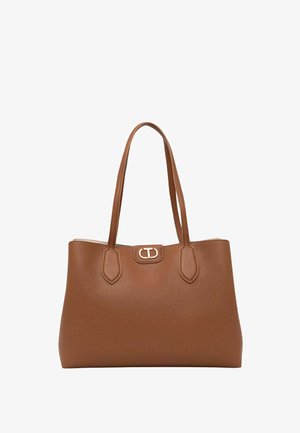 Borsa a spalla in pelle marrone con due manici corti, forma rettangolare, superficie testurizzata e dettaglio in metallo dorato sul davanti.