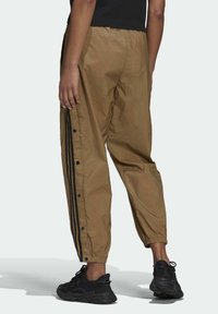 adidas Originals Teplákové kalhoty - brown