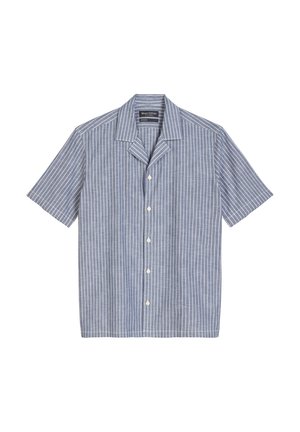 Koszula z krótkim rękawem w niebieskim materiale w białe pionowe paski. Wyposażona w kołnierzyk i sześć guzików z przodu. Lekka i przewiewna tkanina.