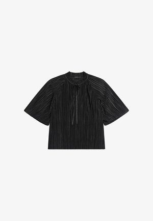 Zwarte top met korte mouwen, verticale streepjes, ronde halslijn en een strikdetail in het midden. Zachte stof met een relaxte pasvorm.