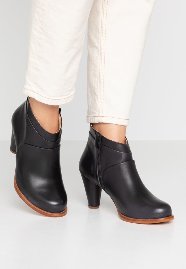 BEBA - Ankle boots - ebony