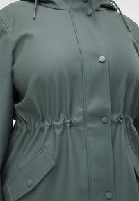 VMMALOU - Parka - balsam green
