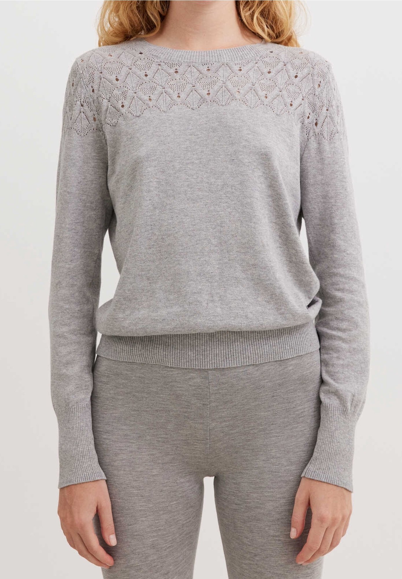 noa♡ Gniazdo podwójne n/t 2x2P+Z, bryzgoszczelne z klapką B2