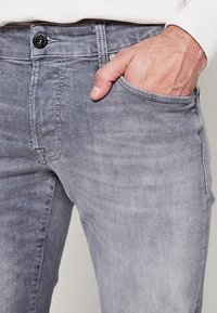 Jack & Jones Jeans a sigaretta - grey