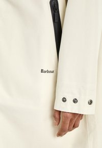 Barbour JAYLA WATERPROOF - Παρκά - salt