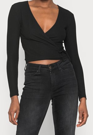 Long sleeved top - black
