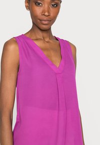Anna Field Top - purple