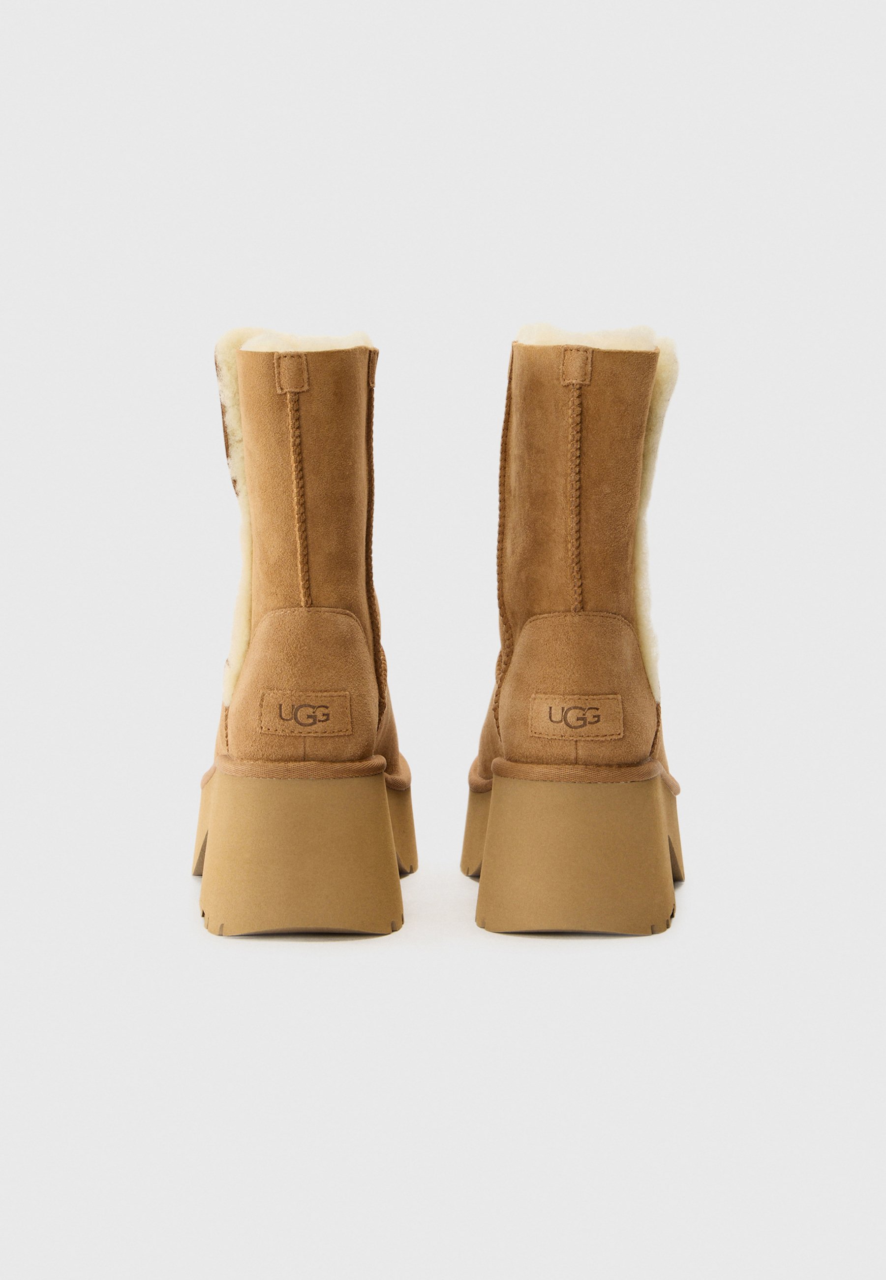 UGG NEW HEIGHTS CUFF - Cizme de iarnă - chestnut/coniac - Zalando.ro