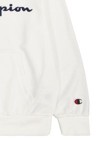 Hoodie bianco realizzato in morbido tessuto, con un grande logo "Champion" blu navy, tasca a marsupio e un piccolo logo ricamato sulla manica.
