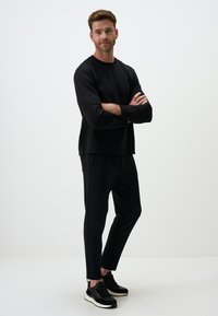 Jimmy Key SLIM-FIT - Trainingsbroek - black