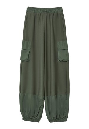 Pantaloni cargo verde oliva con vita elastica, dotati di due tasche laterali e polsini elastici alle caviglie. Tessuto dalla texture liscia.