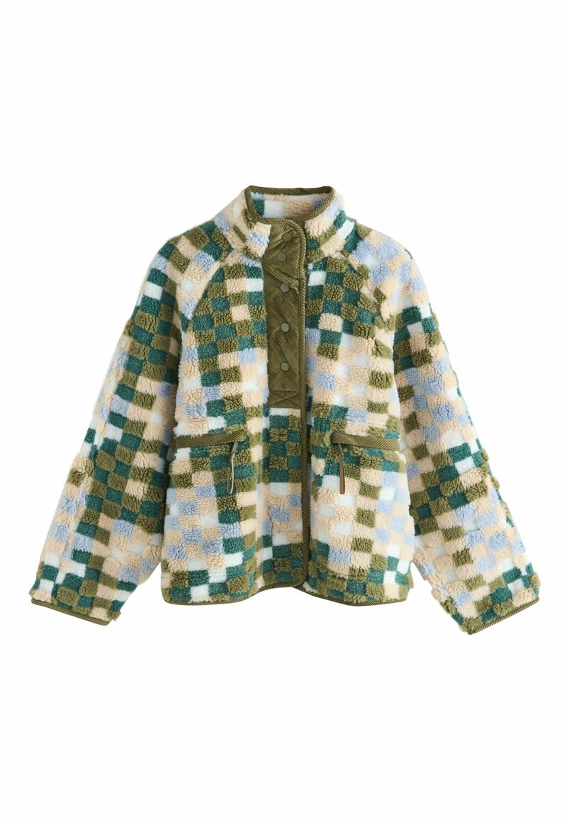 Jachetă din fleece cu pattern în carouri verzi, bleumarin și crem. Guler înalt cu capse și două buzunare frontale. Material texturat.