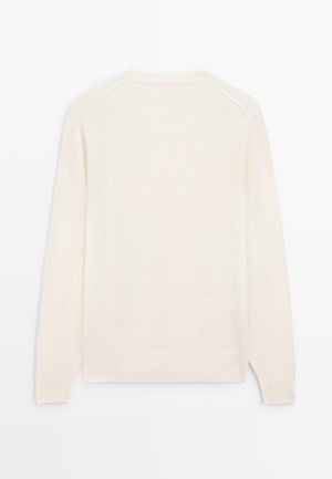 Cremfarbener Strickpullover mit rundem Ausschnitt, langen Raglanärmeln und gerippten Bündchen sowie Saum für eine gemütliche, weiche Textur.