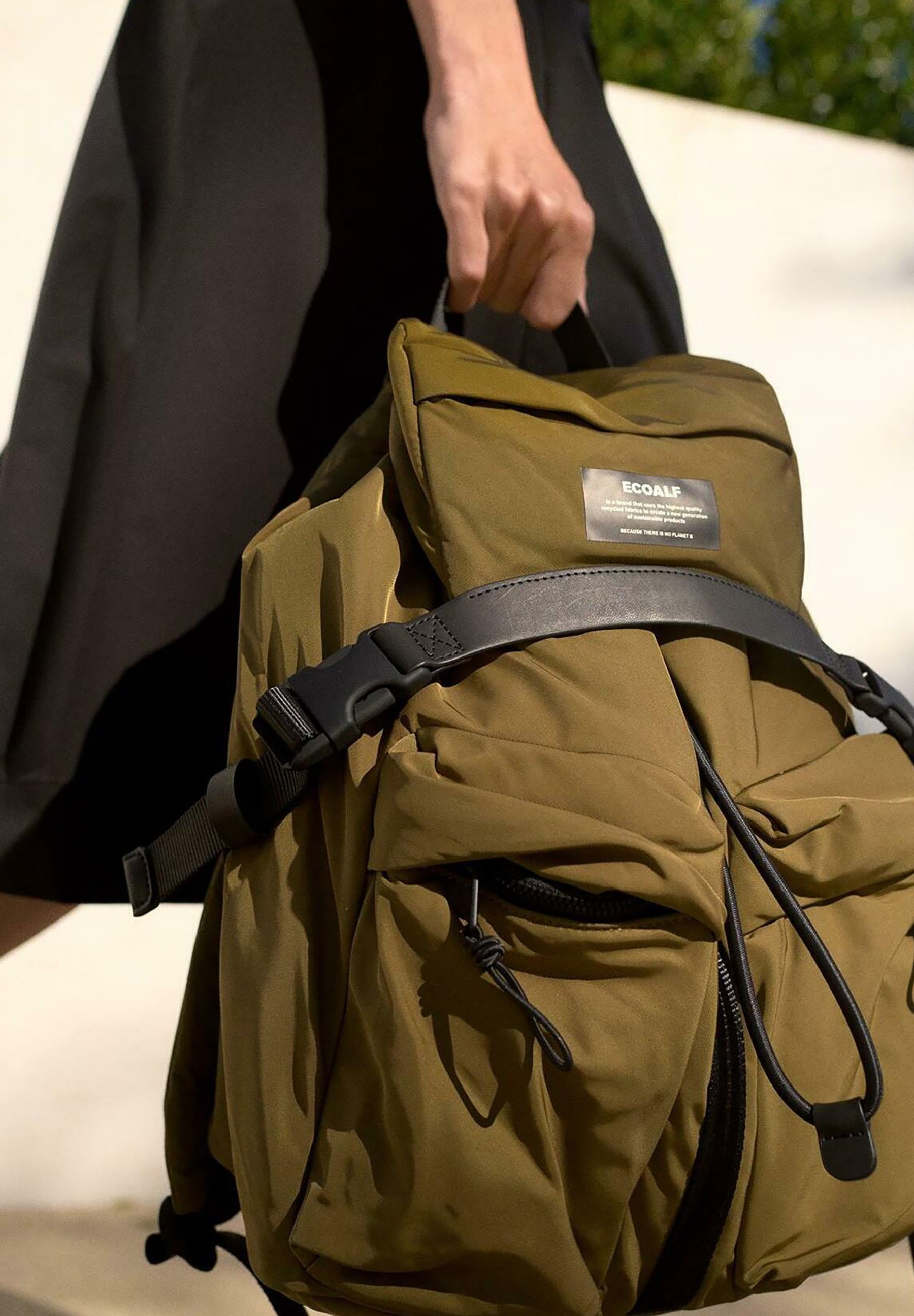 Ecoalf Mochila de senderismo - kaki/caqui - Zalando.es