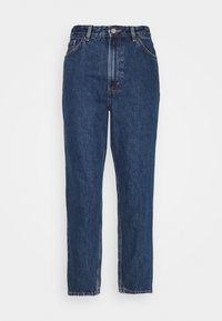 Pantalones vaqueros de mezclilla en un tono azul oscuro, con una cintura alta, diseño de pierna recta y el clásico estilo de cinco bolsillos. Presenta cierre con botón y cremallera de metal.