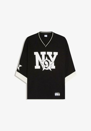 Bershka, SHORT SLEEVE SPORT - Nyomott mintás póló - black