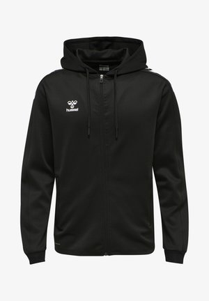 Sort zip-up hættetrøje lavet af glat, letvægtsstof. Har en hætte, to lommer og et logo på brystet. Hvide striber på skuldrene.