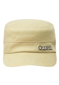 Beige Kangol-Mütze mit runden Oberteil, flachem Schirm und gesticktem Logo auf der Vorderseite. Aus strukturiertem Stoff mit einem klaren Design gefertigt.