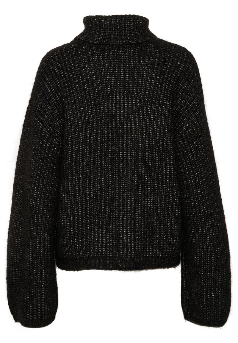 Schwarzer gestrickter Pullover mit hohem Kragen, übergroßer Passform, ribbeliger Textur und Ballonärmeln, die ein weiches, gemütliches Aussehen zeigen.