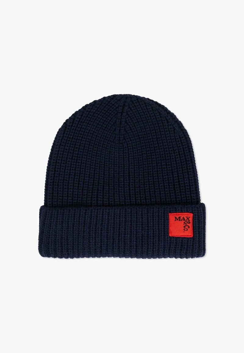 Berretto lavorato a maglia blu navy con texture a coste. Presenta un risvolto e una piccola etichetta rossa con "MAX" e il logo sul lato.
