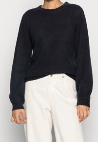 Object Sweter