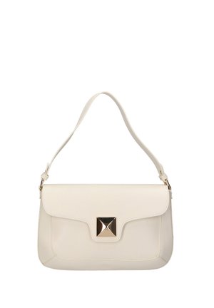 Borsa a tracolla in pelle bianca con forma strutturata, caratterizzata da un accentuazione in hardware geometrico dorato sulla pattina frontale e una singola tracolla.