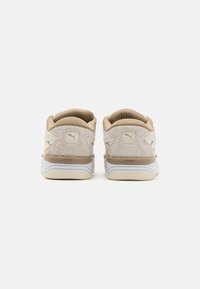 Puma 180 PRM - Čevlji za rolkanje - desert dust/white