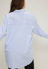 Studio Untold STRIPED LONG SLEEVE - Košilová halenka  - medium blue