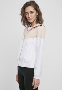 Urban Classics ARROW  - Vjetrovka - lightpink/white