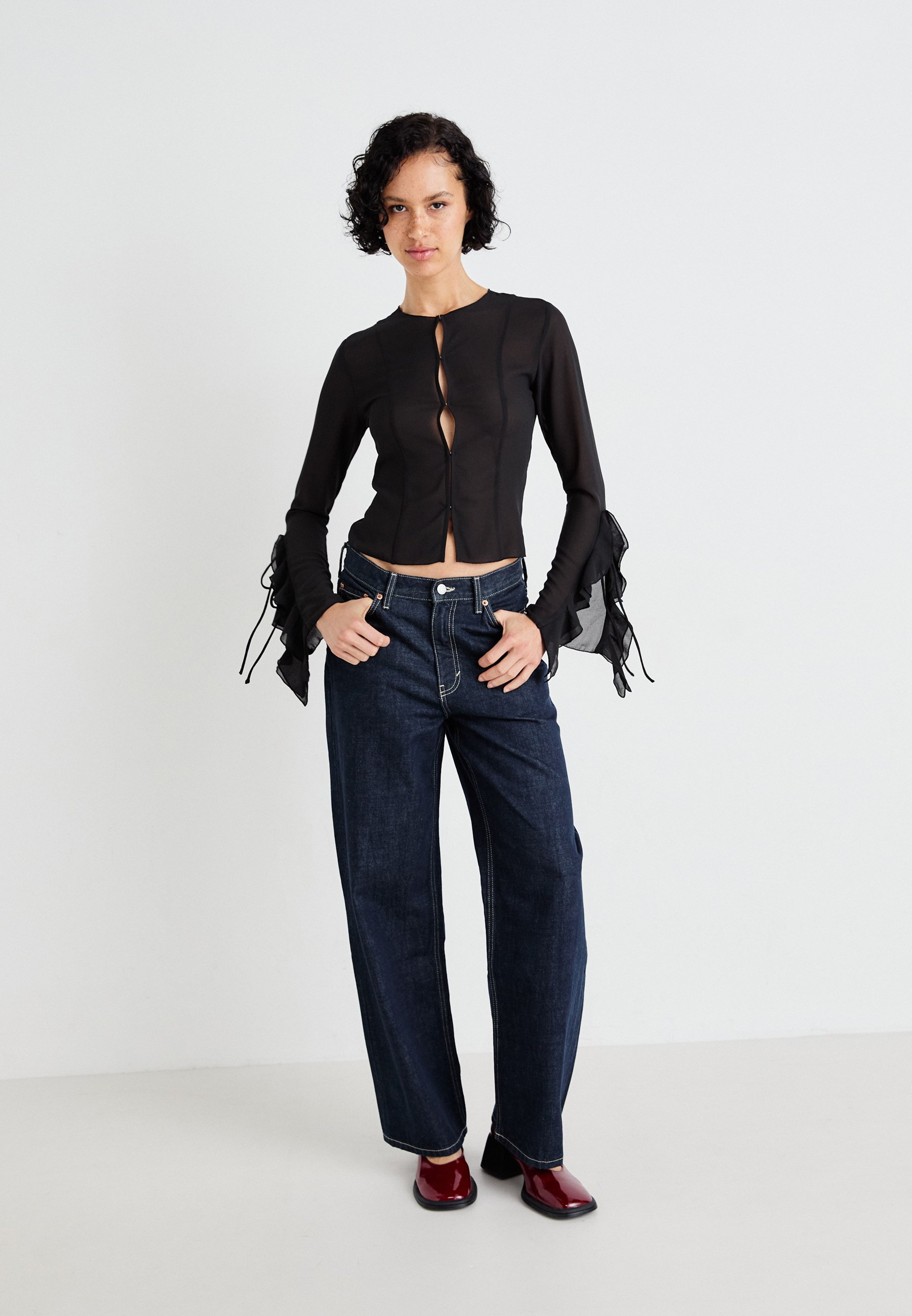 売れ筋商品|||ウィークデイ シャツ レディース トップス SASHA LONGSLEEVE FRILL  - Blouse - black Weekday SASHA LONGSLEEVE FRILL - Blouse - black - Zalando.co.uk