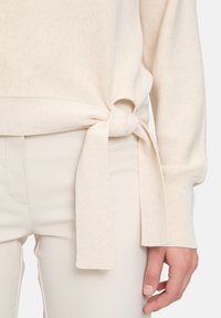 Betty Barclay MIT STRUKTUR - Strickpullover - light beige melange