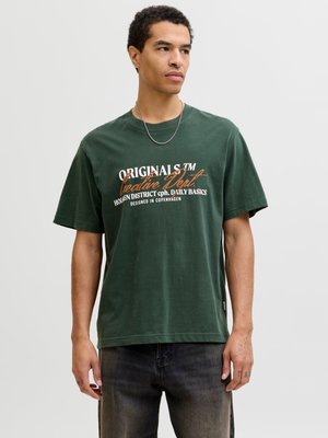 JORBEDFORD TYPO TEE - Μπλουζάκι με στάμπα - sycamore