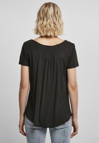 Urban Classics Triko s potiskem - black