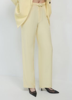 Calliope PALAZZO CINTURA - Stoffhose - giallo