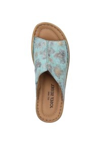 Akvafarvet slip-on sandal med blomstermønster, læderindlæg og stitched kantdetaljer, med åben tå-design.